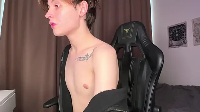 Snapshot of princeofsuccubs chatting on February 13, 10:55 am princeofsuccubs online show from February 13, 10:55 am