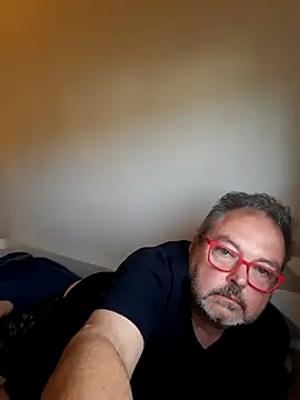 Snapshot of bluangelo chatting on May 10, 12:43 pm bluangelo online show from May 10, 12:43 pm