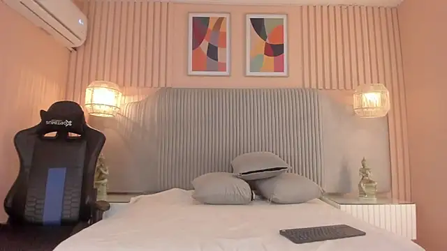 samyriverss online show from December 18, 11:38 am