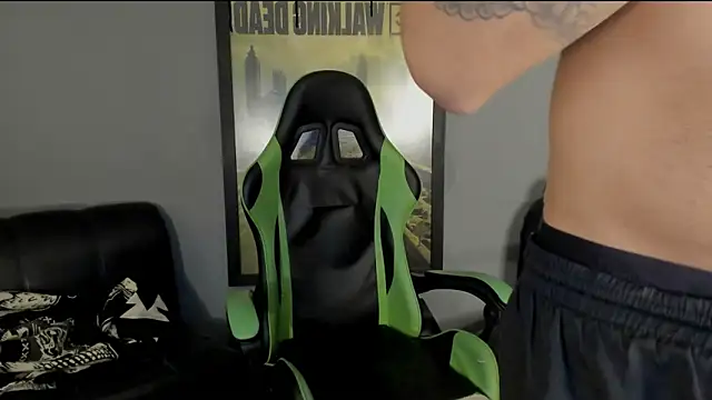 Snapshot of jamesinked_ chatting on February 28, 2:20 pm jamesinked  online show from February 28, 2:20 pm