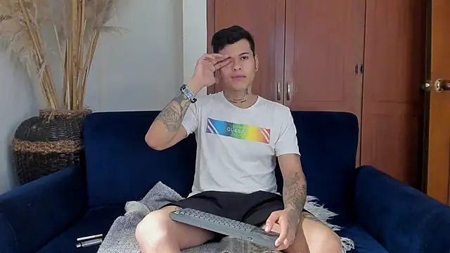 jamesinked  online show from November 28, 5:15 pm