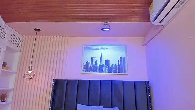 viiolett lee online show from September 19, 9:37 pm