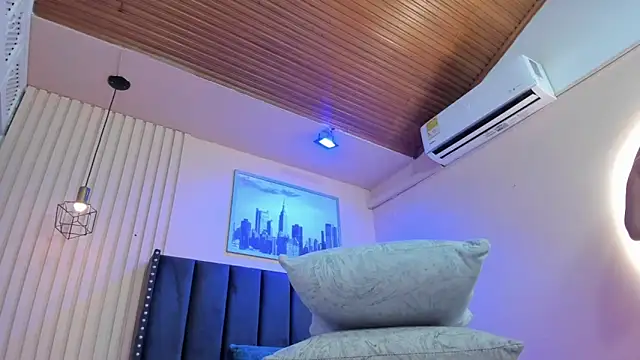 viiolett lee online show from February 21, 2:29 pm