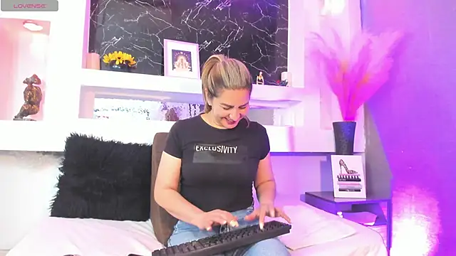 Cinthya mjs online show from February 19, 12:12 pm