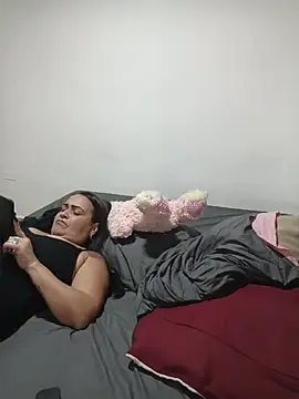 Snapshot of Milfvalesk chatting on May 8, 2:44 pm Milfvalesk online show from May 8, 2:44 pm