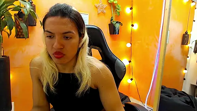 aslyhernandez 7 online show from January 27, 5:26 pm