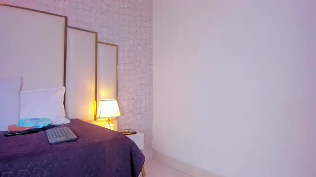 Snapshot of Victoriaa_millers chatting on January 10, 9:13 am Victoriaa millers online show from January 10, 9:13 am