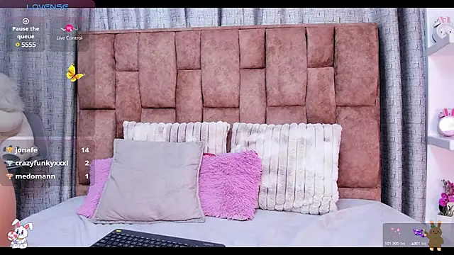 lila noa online show from February 21, 6:40 am