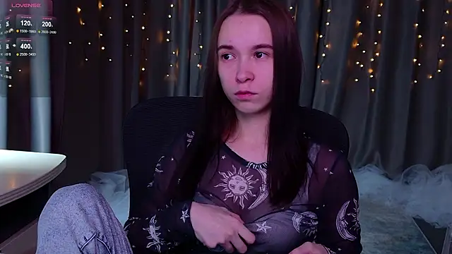 Snapshot of LilithStrangfor chatting on February 12, 8:26 pm LilithStrangfor online show from February 12, 8:26 pm