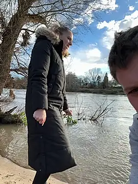 Snapshot of thats_lou chatting on January 6, 1:52 pm thats lou online show from January 6, 1:52 pm