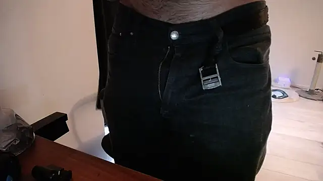 Snapshot of P4RtYBOII92 chatting on November 1, 11:45 am P4RtYBOII92 online show from November 1, 11:45 am