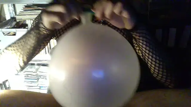 Snapshot of P4RtYBOII92 chatting on November 16, 5:24 am P4RtYBOII92 online show from November 16, 5:24 am