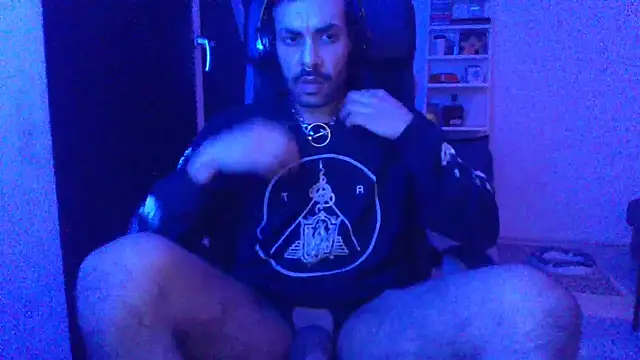 Snapshot of P4RtYBOII92 chatting on November 29, 12:02 am P4RtYBOII92 online show from November 29, 12:02 am