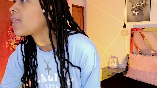 Snapshot of Elith_noa chatting on September 23, 7:17 pm Elith noa online show from September 23, 7:17 pm