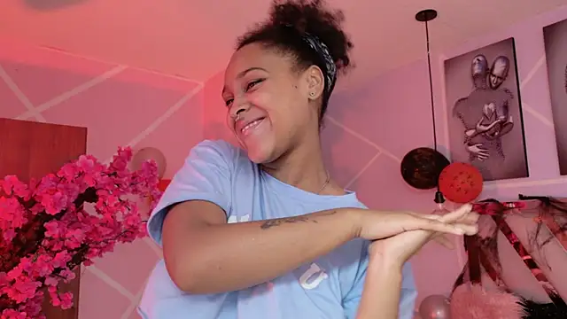 Snapshot of Elith_noa chatting on October 23, 7:23 pm Elith noa online show from October 23, 7:23 pm