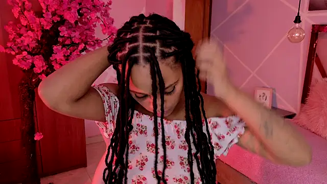 Snapshot of Elith_noa chatting on November 1, 8:22 pm Elith noa online show from November 1, 8:22 pm