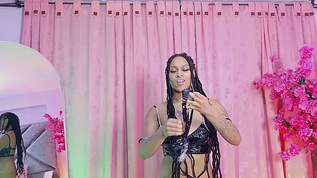 Elith noa online show from January 14, 7:30 pm