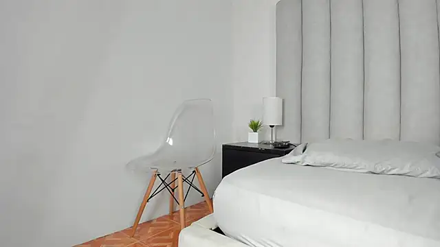 briannajackson  online show from February 27, 11:41 am