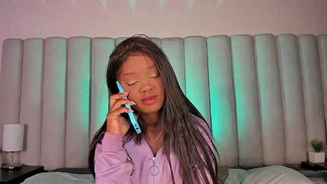 briannajackson  online show from February 28, 11:36 am