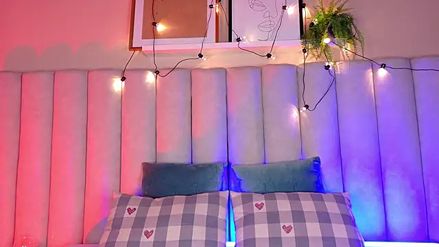 briannajackson  online show from September 29, 11:48 am