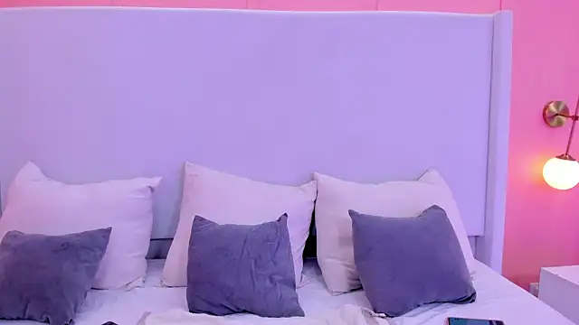 Snapshot of shaina_vasquez chatting on November 2, 4:26 am shaina vasquez online show from November 2, 4:26 am