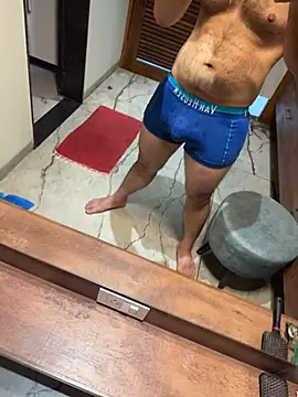 versatile guy01 online show from August 9, 4:06 am