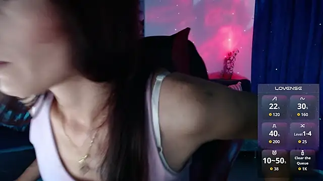 Sara-Guzman1 online show from March 19, 3:10 am