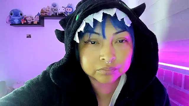 Shaddycute  online show from November 19, 5:07 am