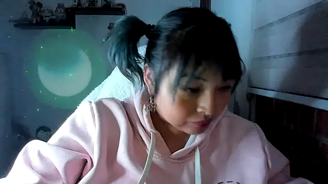 Snapshot of Shaddycute_ chatting on June 20, 3:20 am Shaddycute online show from June 20, 3:20 am