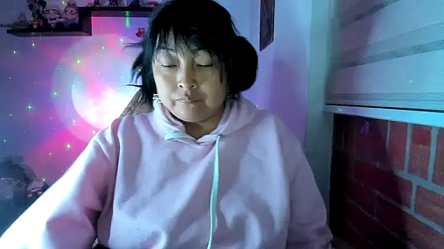 Snapshot of Shaddycute_ chatting on July 3, 1:56 am Shaddycute online show from July 3, 1:56 am