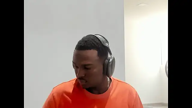 Troykhalil online show from February 3, 9:09 pm