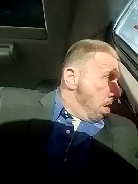 Snapshot of gettinit2wice chatting on December 13, 10:08 am gettinit2wice online show from December 13, 10:08 am