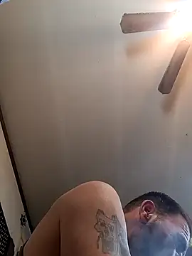 Snapshot of gettinit2wice chatting on January 4, 11:38 pm gettinit2wice online show from January 4, 11:38 pm