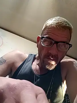 Snapshot of gettinit2wice chatting on January 15, 12:15 pm gettinit2wice online show from January 15, 12:15 pm