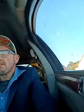 Snapshot of gettinit2wice chatting on January 16, 3:24 pm gettinit2wice online show from January 16, 3:24 pm