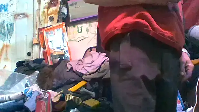 Snapshot of gettinit2wice chatting on February 17, 1:18 pm gettinit2wice online show from February 17, 1:18 pm