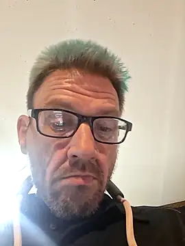 Snapshot of gettinit2wice chatting on March 19, 9:02 am gettinit2wice online show from March 19, 9:02 am