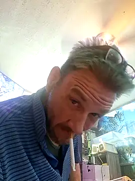 Snapshot of gettinit2wice chatting on March 23, 5:33 am gettinit2wice online show from March 23, 5:33 am