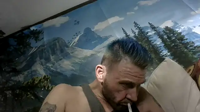 Snapshot of gettinit2wice chatting on July 8, 1:43 am gettinit2wice online show from July 8, 1:43 am