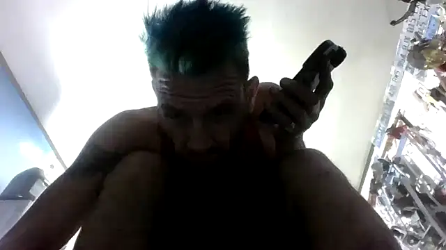 Snapshot of gettinit2wice chatting on July 13, 6:27 am gettinit2wice online show from July 13, 6:27 am