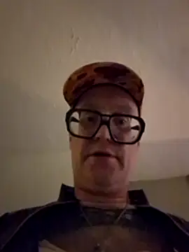 Snapshot of biffboff123 chatting on July 4, 2:51 am biffboff123 online show from July 4, 2:51 am