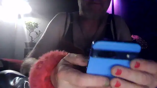 Snapshot of biffboff123 chatting on July 12, 11:29 pm biffboff123 online show from July 12, 11:29 pm