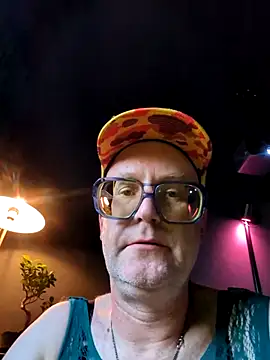 Snapshot of biffboff123 chatting on July 28, 5:45 pm biffboff123 online show from July 28, 5:45 pm
