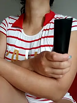 Snapshot of LEIRIS_Y_FRED_01 chatting on November 6, 1:23 pm LEIRIS Y FRED 01 online show from November 6, 1:23 pm