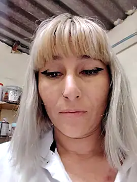 florecita9 online show from December 27, 11:42 pm