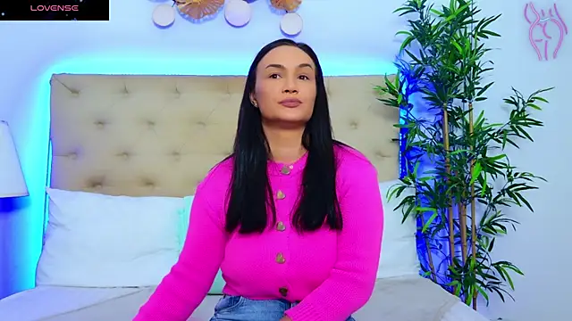 Snapshot of DaliyaArabian chatting on October 22, 12:05 pm DaliyaArabian online show from October 22, 12:05 pm