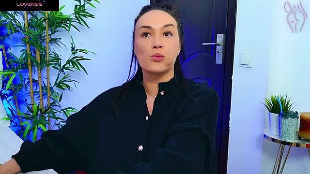 Snapshot of DaliyaArabian chatting on October 24, 5:37 am DaliyaArabian online show from October 24, 5:37 am