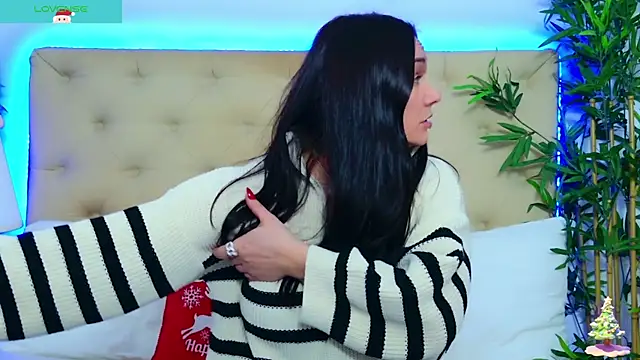 Snapshot of DaliyaArabian chatting on December 17, 1:17 pm DaliyaArabian online show from December 17, 1:17 pm