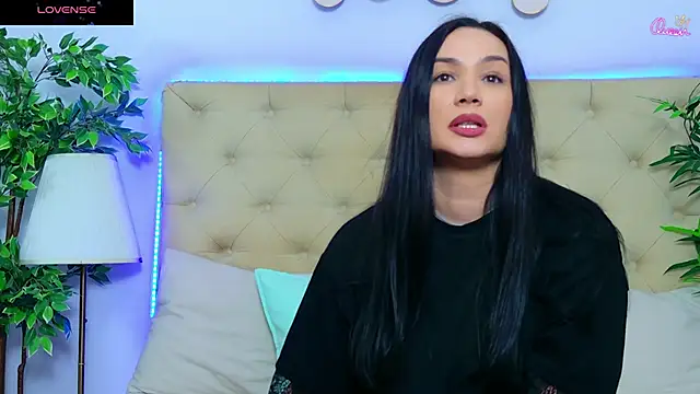 Snapshot of DaliyaArabian chatting on May 26, 11:50 am DaliyaArabian online show from May 26, 11:50 am