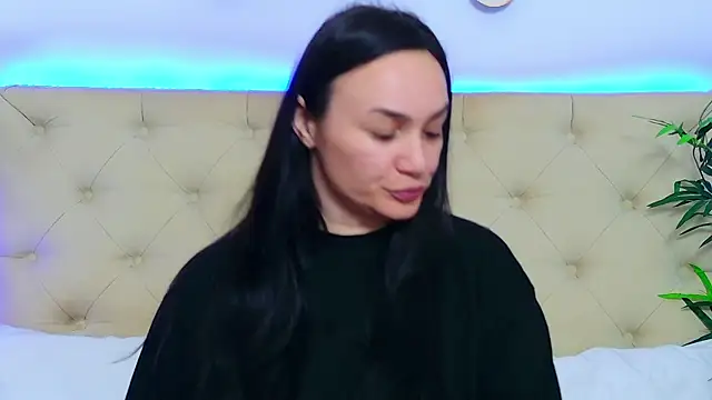 Snapshot of DaliyaArabian chatting on June 4, 12:22 pm DaliyaArabian online show from June 4, 12:22 pm